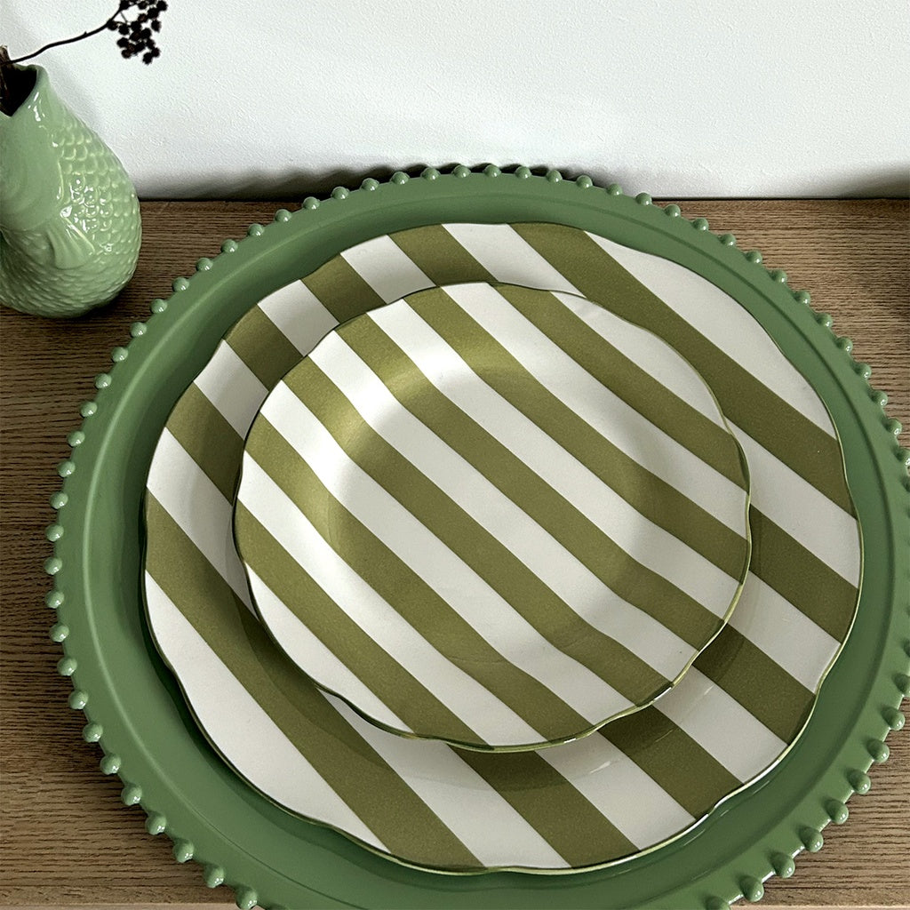 Set de 4 assiettes à dessert à rayures
