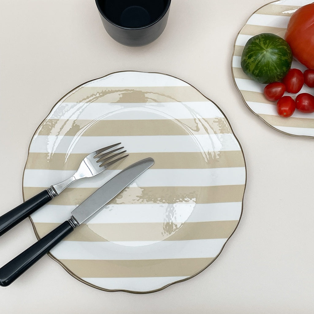 Set de 4 assiettes plates à rayures
