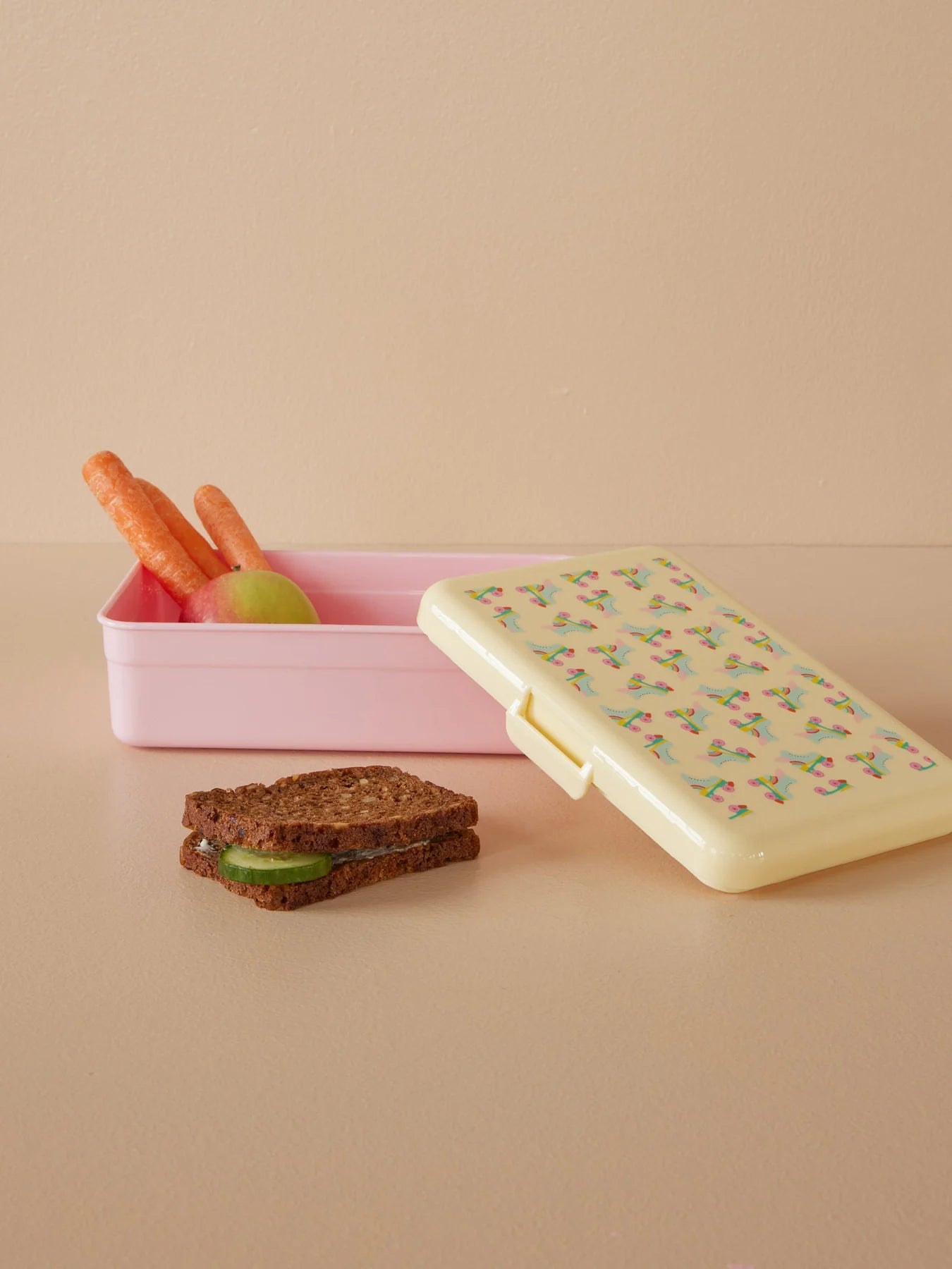 Lunch box motif roller
