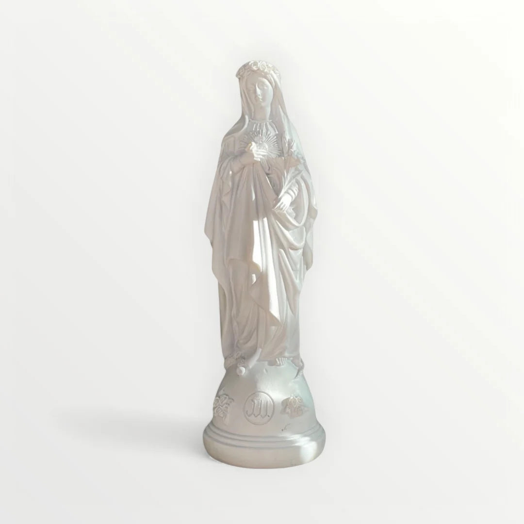 Vierge Marie avec couronne de fleurs