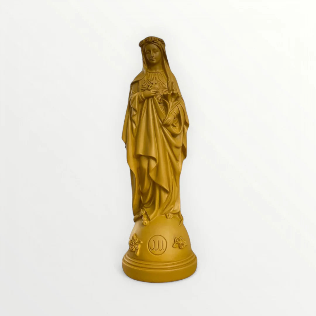 Vierge Marie avec couronne de fleurs