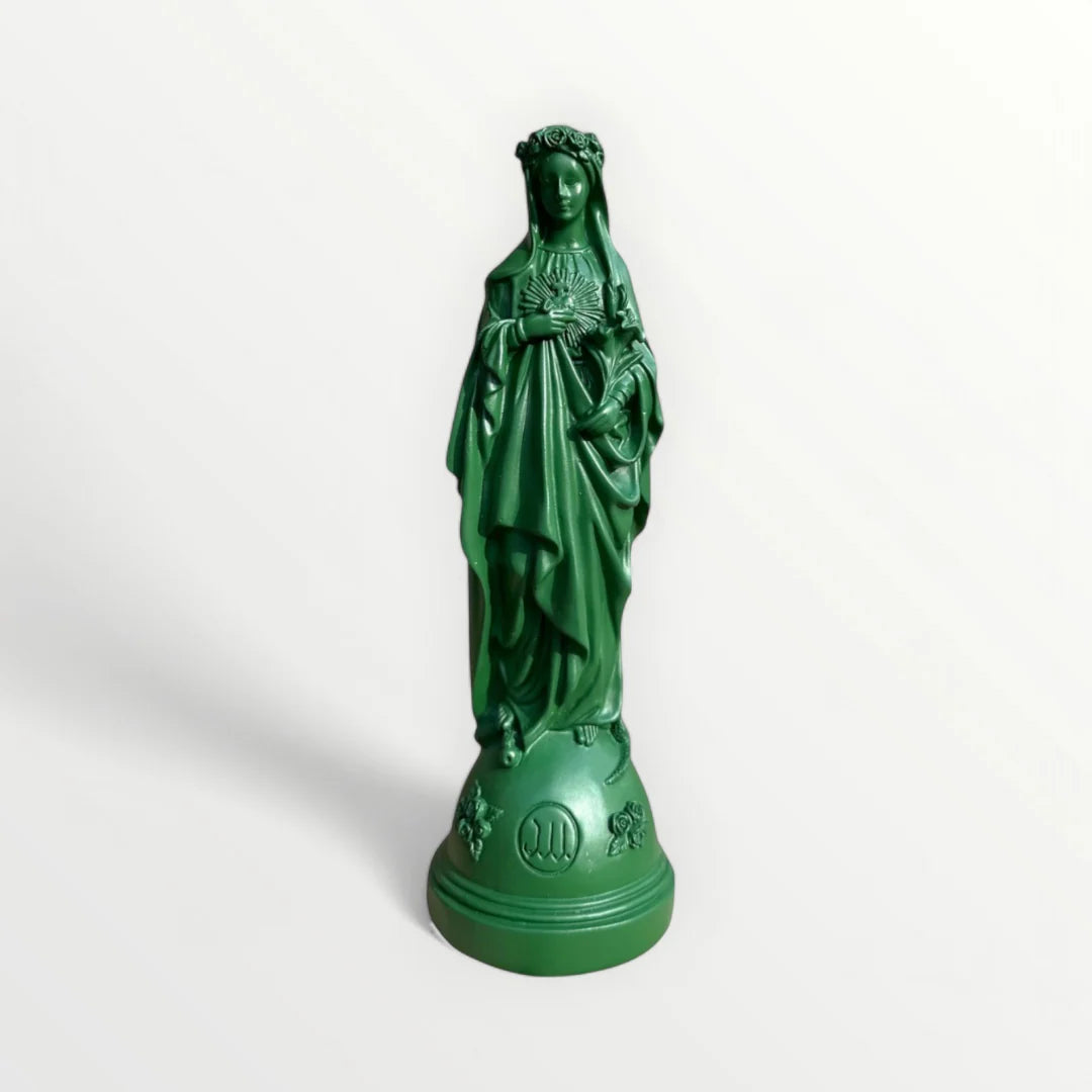 Vierge Marie avec couronne de fleurs