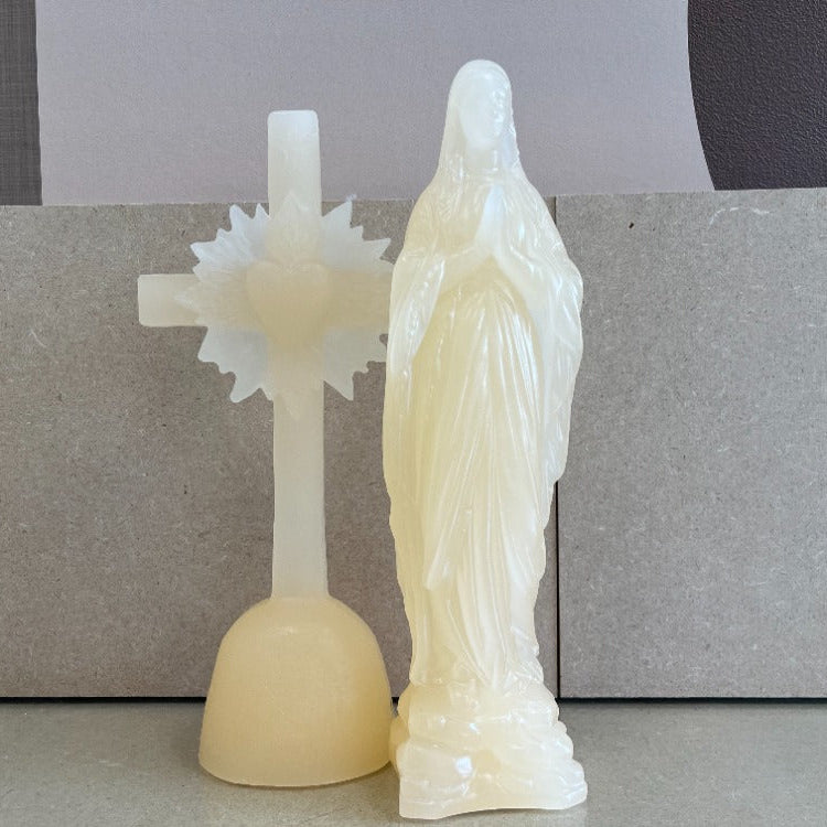 Vierge en cire beige