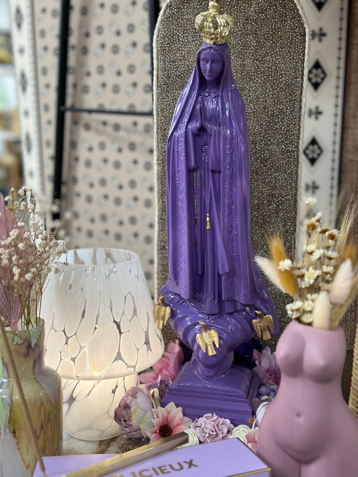 Vierge création unique violette 50cm