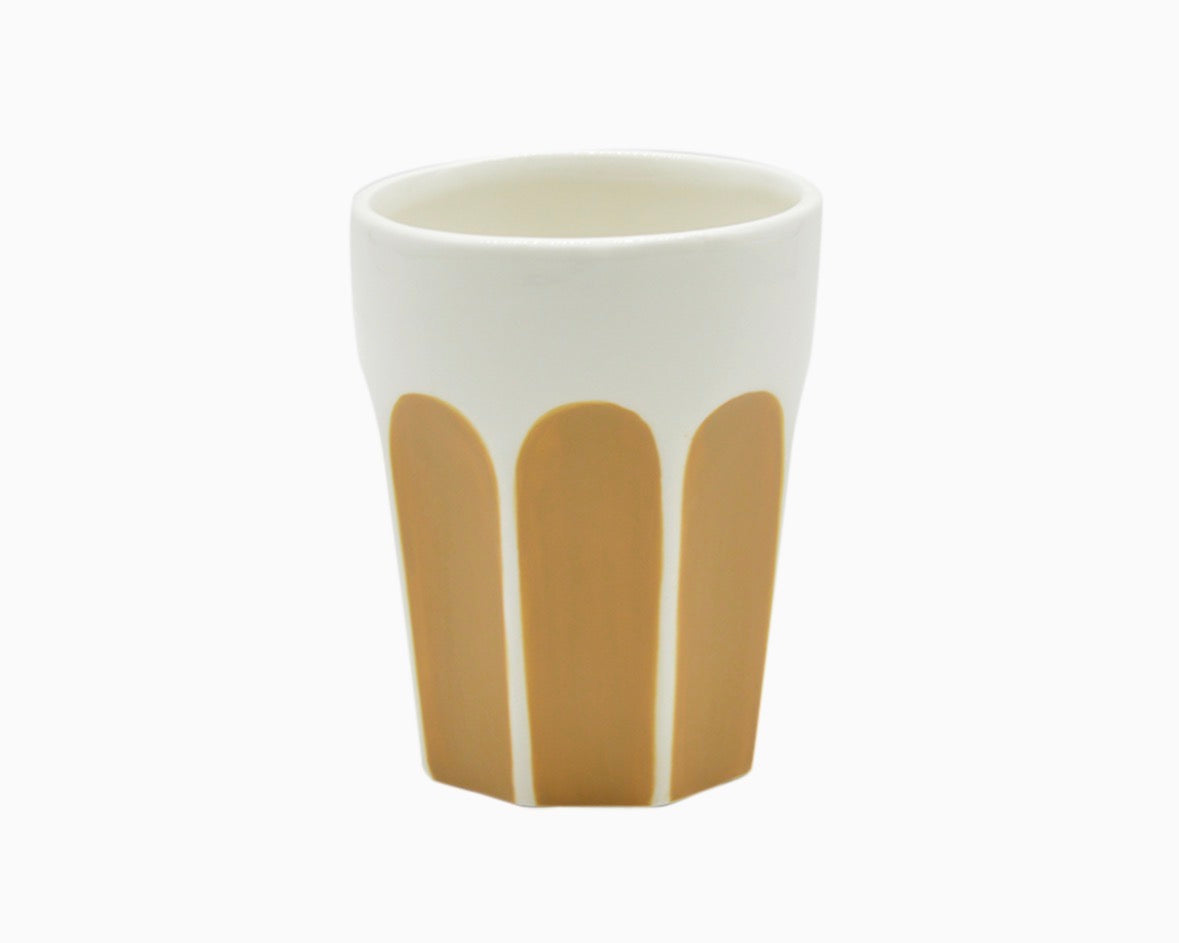 Tasse gobelet jaune en céramique – grand format D8,8 x H11 cm