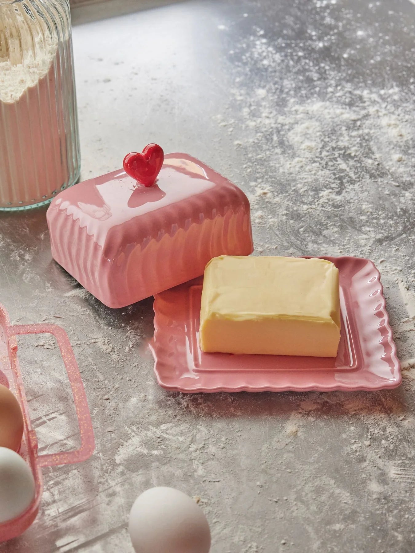 Beurrier en céramique rose