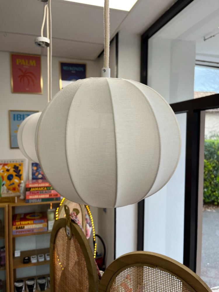 Suspension boule blanche tissu petit modèle