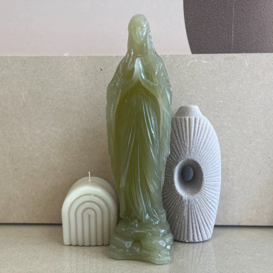Vierge en cire brun