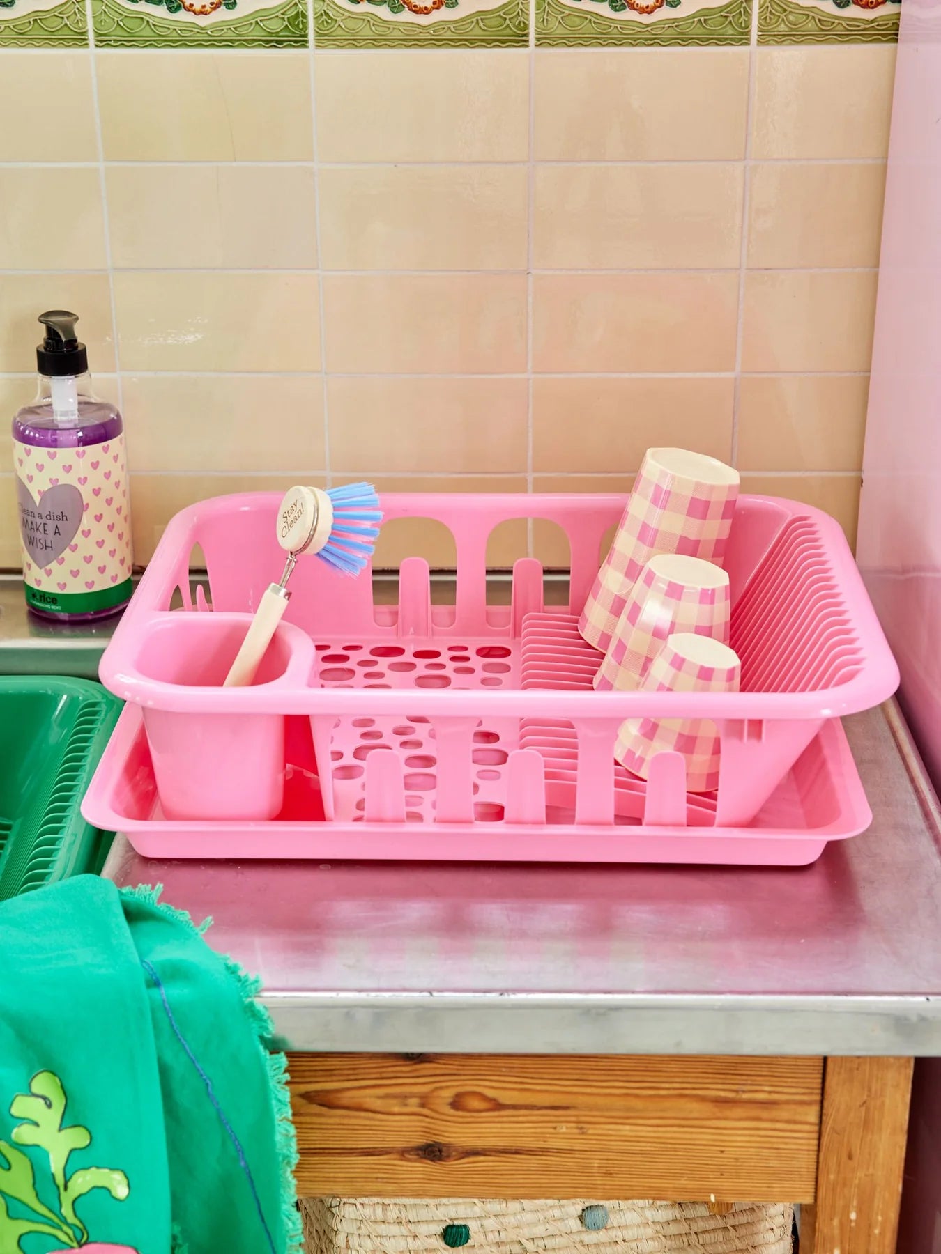 Égouttoir vaisselle rose