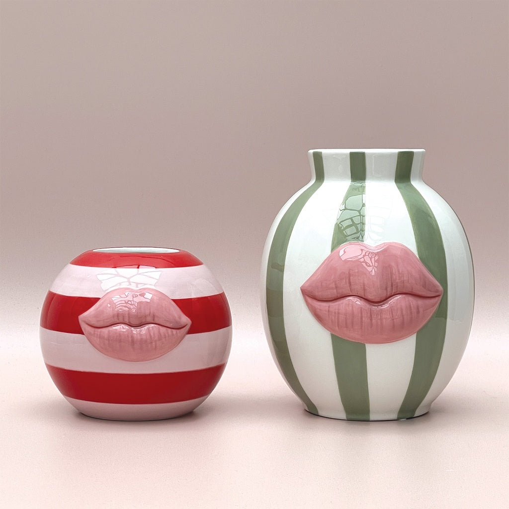 Vase Kiss Rayure Vert – Faïence Artisanale – H20,8 cm